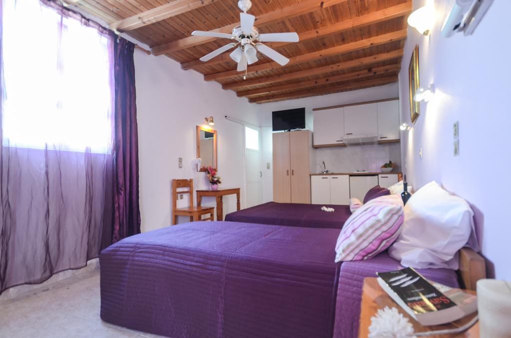 Panormos Hotel And Studios Naxos City Стая снимка