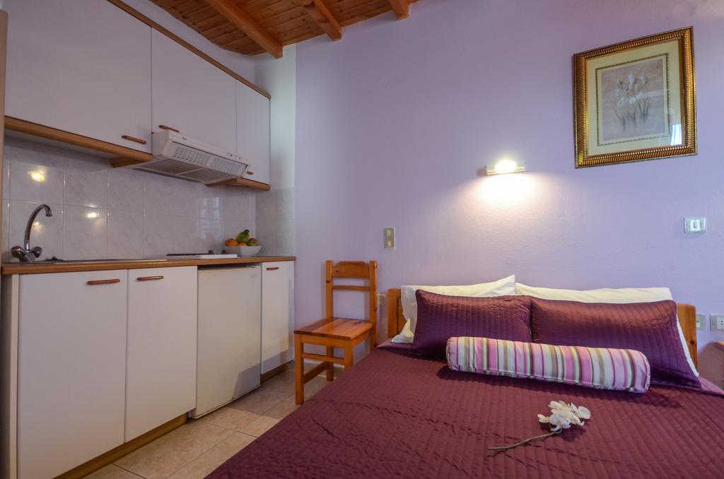 Panormos Hotel And Studios Naxos City Стая снимка