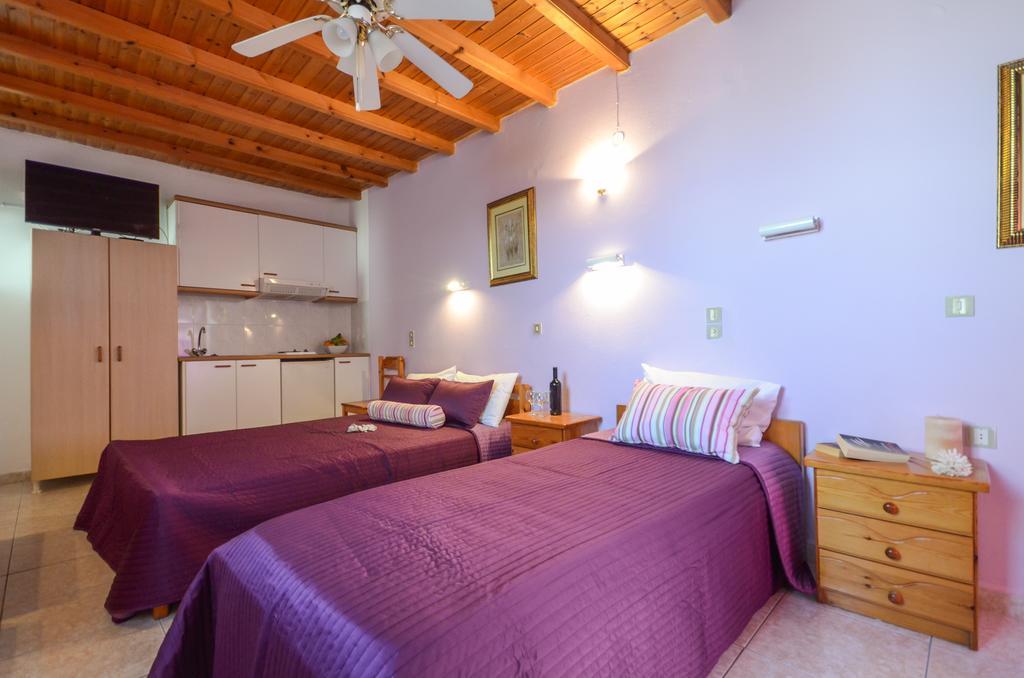 Panormos Hotel And Studios Naxos City Стая снимка